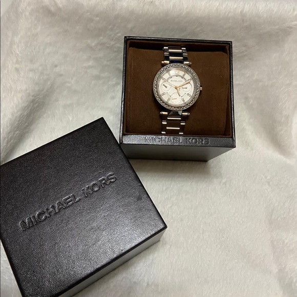 Michael Kors Stainless Steel Women’s Watch - Picture 2 of 4